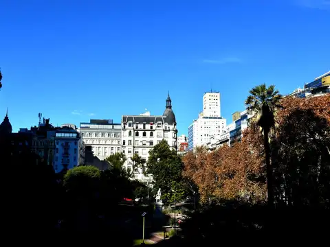 Oficina 49 m² en San Nicolás — 2° piso, frente a Plaza Roma (Catalinas)