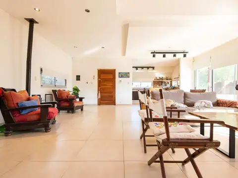 CASA 3 DORMITORIOS EN VENTA GORINA