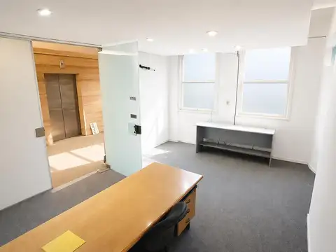 Oficina Monoambiente con 5 baños