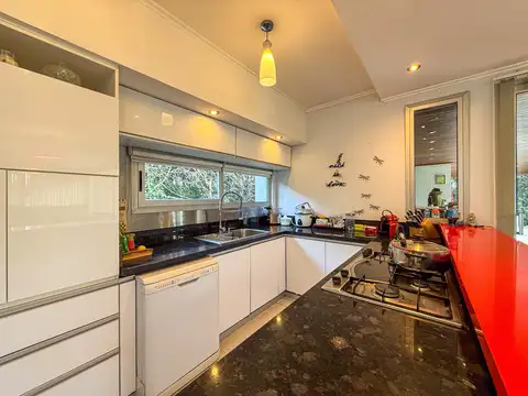 Casa en Venta en Funes Hills Miraflores, USD 590.000