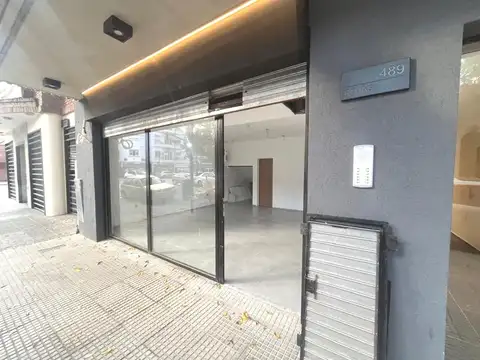 Local de 35 metros al frente con baño ¡A estrenar!