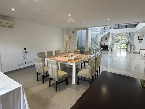 Casa 6 ambientes en venta - San Andrés