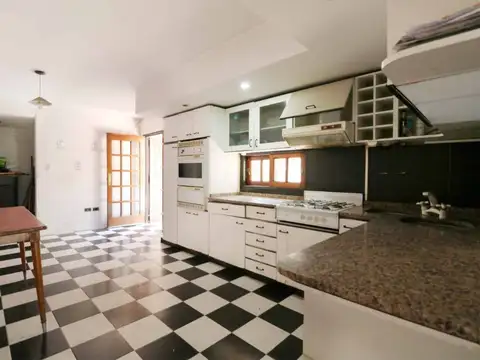 CASA 4 AMB VENTA PATIO TERRAZA COCHERA SAN JUSTO