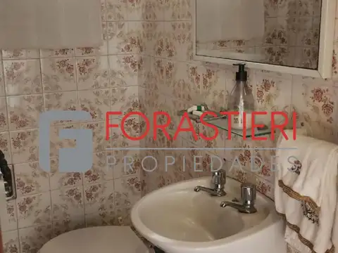 Casa 5 ambientes con 2 baños