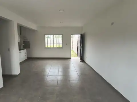 Casa 3 ambientes con 2 baños