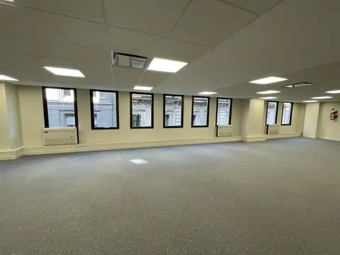 Edificio en Block con Local Comercial en Venta y Alquiler - Microcentro