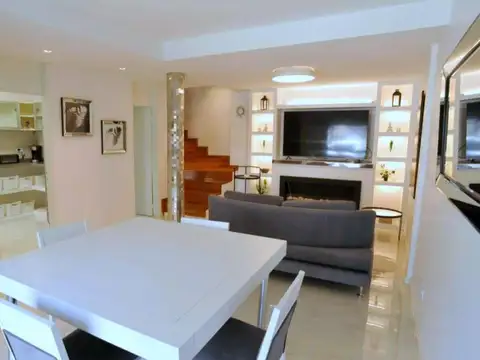 Depto Tipo Casa en Alquiler de 4 ambientes