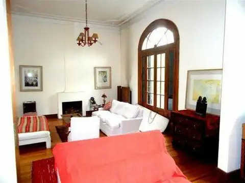 Depto Tipo Casa en Venta 80 años