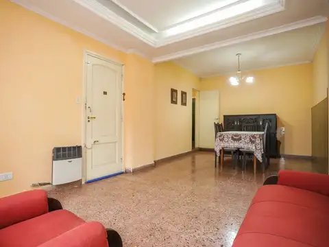 Casa 5 ambientes con 1 baño