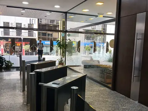 Oficina en Alquiler con 5 cocheras