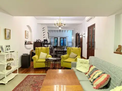 Casa en venta 5 ambientes con Jardin en Martinez