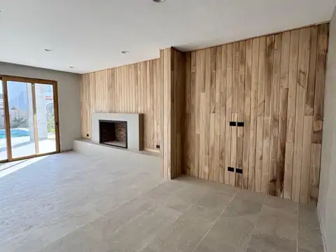 Casa 7 ambientes con 4 baños