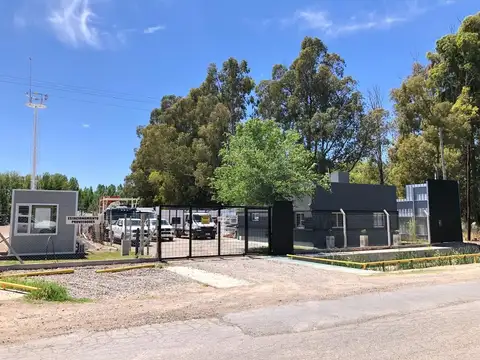 Venta de base industrial, plottier