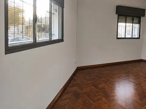 Famaillá 2700, Piso PB