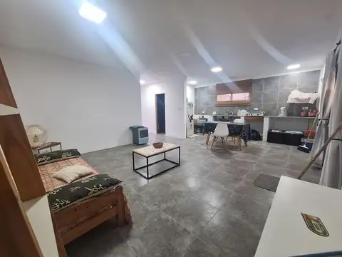 Casa 2 ambientes con 1 baño