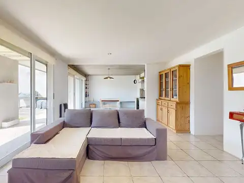 CASA A LA VENTA DE 3 DORMITORIOS CON PARQUE 