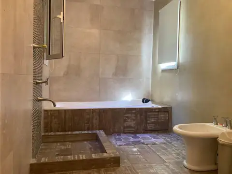 Casa Monoambiente con 4 baños