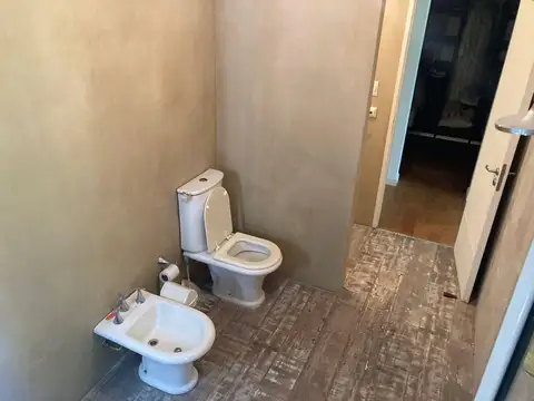 Casa en Venta con 4 cocheras