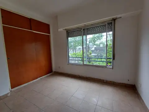 Departamento 2 ambientes en San Andres. 1er piso al frente. BAJAS EXPENSAS