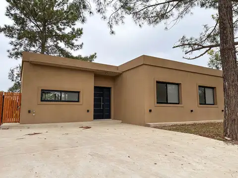 VENTA CASA 4 AMBIENTES PILAR, ZELAYA