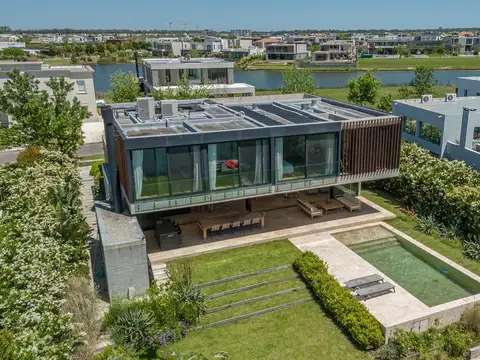  VENTA CASA  AL LAGO  EN MUELLES PUERTOS DEL LAGO