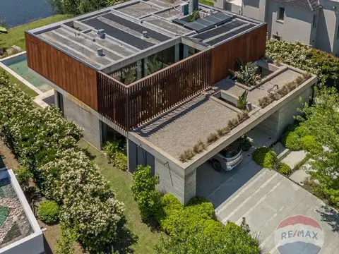 Casa 6 ambientes con 3 baños