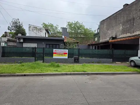 VENTA PH 2 Ambientes con garage y patio