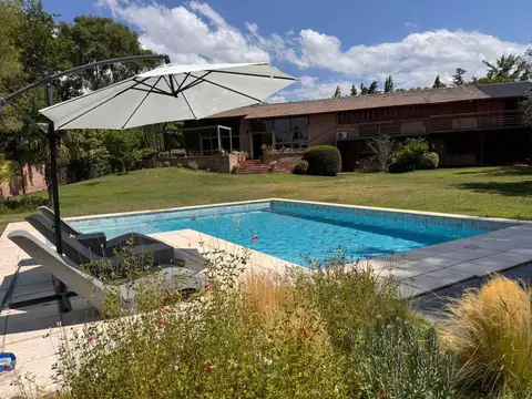 Se Vende casa en Chacras de Coria