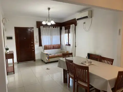 Casa en Venta con 5 cocheras