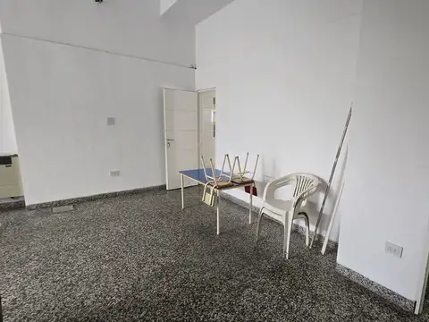 Depto Tipo Casa 4 ambientes con 2 baños