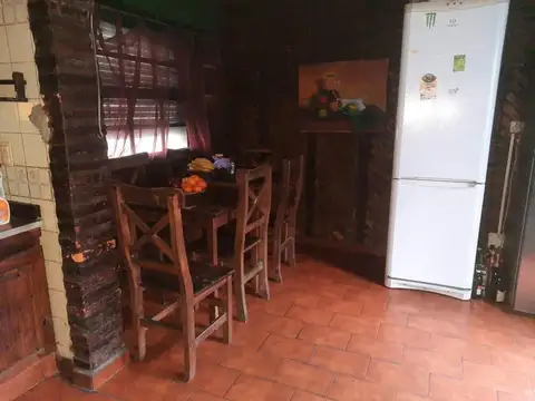 Casa 4 ambientes con 3 baños