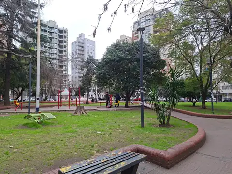 VTA DPTO. DUPLEX 2 AMB frente a plaza-RAMOS MEJIA