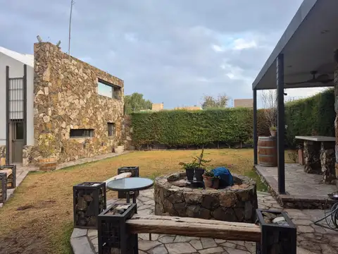 Casa en Venta - Frente a Dalvian Barrio Alta Mendoza