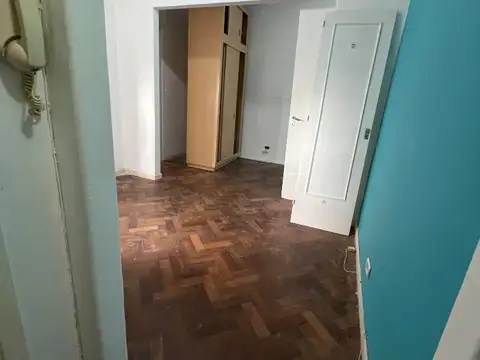 Venta Departamento 1 amb. y 1/2 Zona Plaza Colon