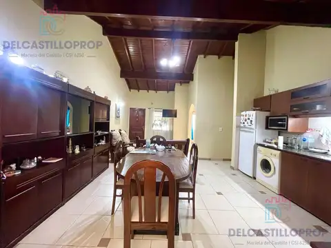 Casa en Venta con 1 cochera