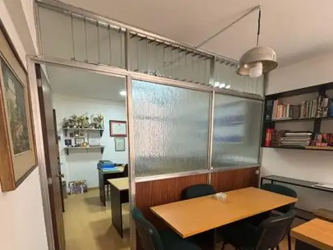 Oficina 2 ambientes con 1 baño