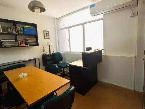 OPORTUNIDAD Santa Fe 849 04 03 - VENTA Oficina Amoblada