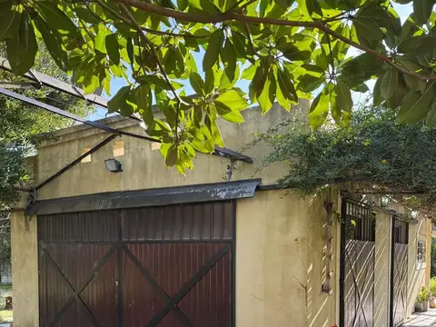 Casa 4 ambientes con 1 baño