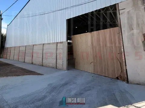 ALQUILER GALPON A ESTRENAR, MUY BUENA UBICACION FRENTE A NISSAN, QUILMES OESTE CENTRO.