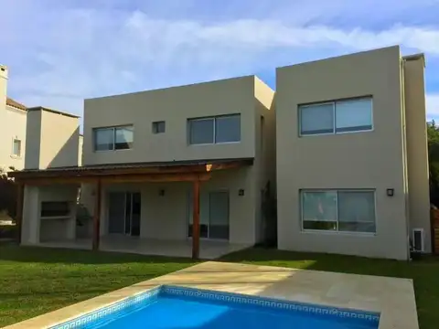 Casa en Alquiler de 4 dormitorios