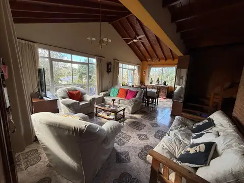 Casa 6 ambientes con 3 baños