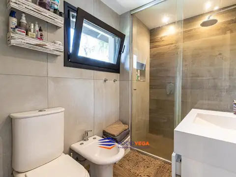 Casa 4 ambientes con 4 baños