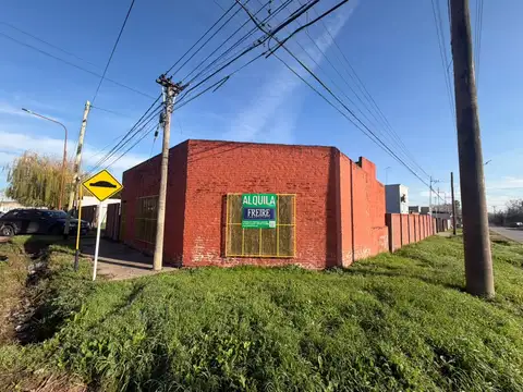 Amplio Lote con local comercial en Venta en el Juan 23