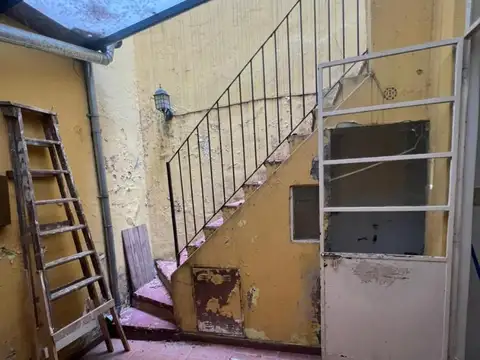 INMOBILIARIA VENDE PH PALERMO  DESCRIPCION: amplio PH al fre