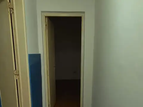 DEPARTAMENTO EN ALQUILER DE 2 AMBIENTES CON PATIO BERNAL OESTE