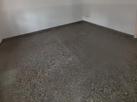 ALEM 1600, Piso PB