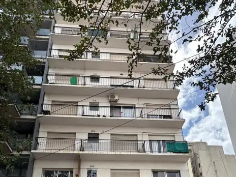 DEPARTAMENTO DE 1 AMBIENTE FRENTE CON BALCON ZONA GUEMES