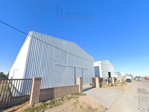 Excelente Galpón de 1500m² en alquiler - Lugones 2600