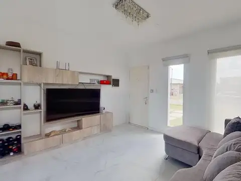 Casa en Venta en Laguna Azul, USD 140.000