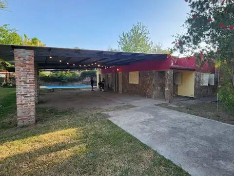 VENTA de  Casa quinta en Altos del Sauce